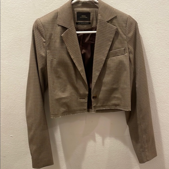 Chic Brown Cropped Blazer with Notched Lapels by Urban Outfitters GOOD AS NEW - Picture 1 of 4